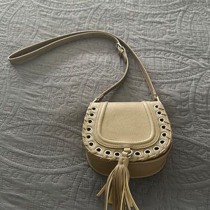 Beige/cream nwot purse with adjustable strap